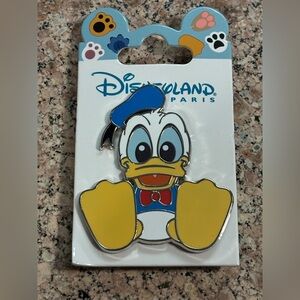 Disneyland Paris 2024 Donald Duck Big Feet OE Pin